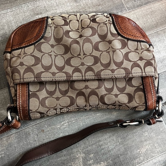 Coach purse - Picture 2 of 5